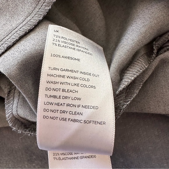 FIGS Casma 3-pocket Scrub Top Grey PO3260 - Picture 13 of 16